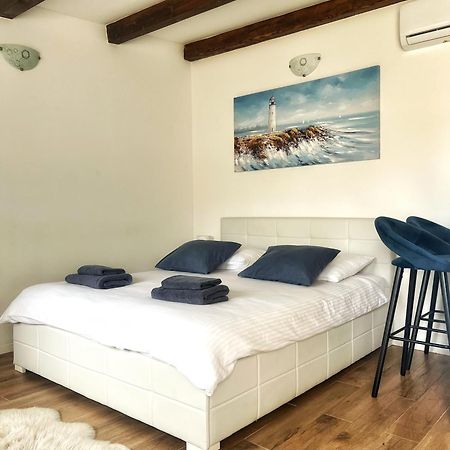 Studio Apartments Tara Zadar Ngoại thất bức ảnh