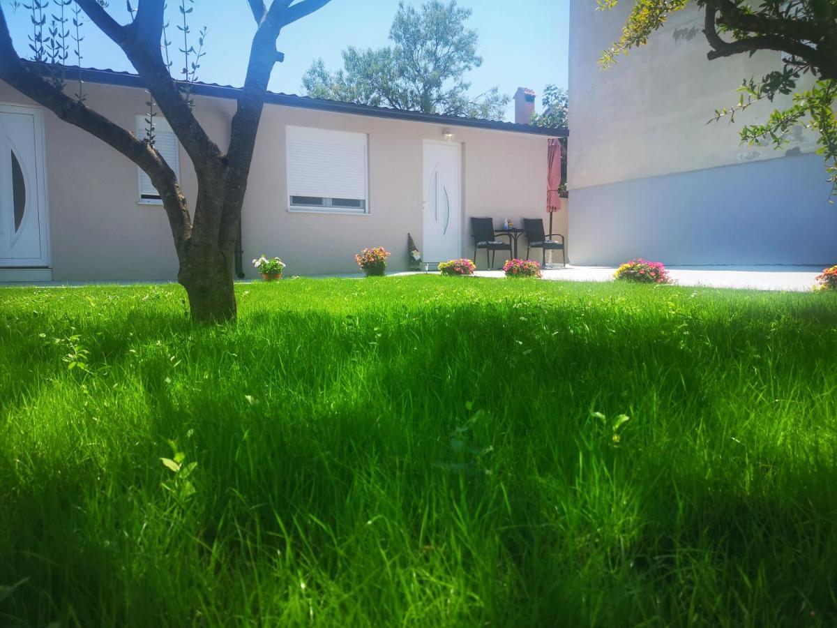 Studio Apartments Tara Zadar Ngoại thất bức ảnh