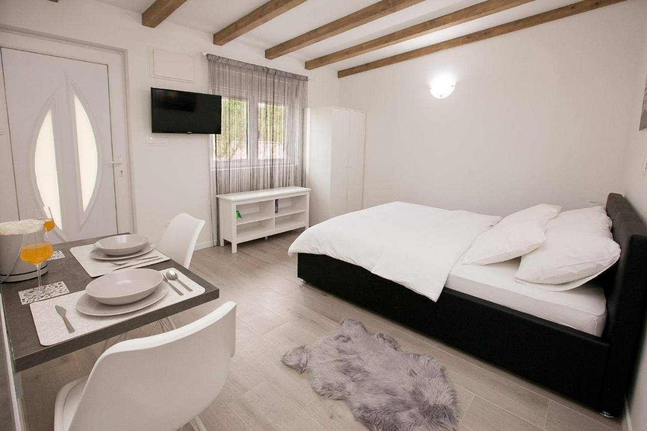 Studio Apartments Tara Zadar Ngoại thất bức ảnh