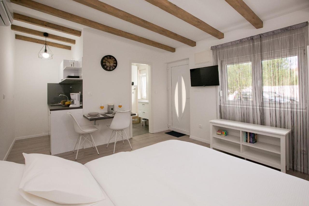 Studio Apartments Tara Zadar Ngoại thất bức ảnh