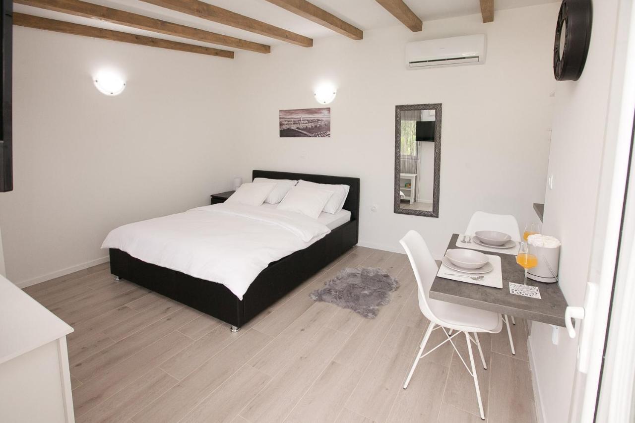 Studio Apartments Tara Zadar Ngoại thất bức ảnh