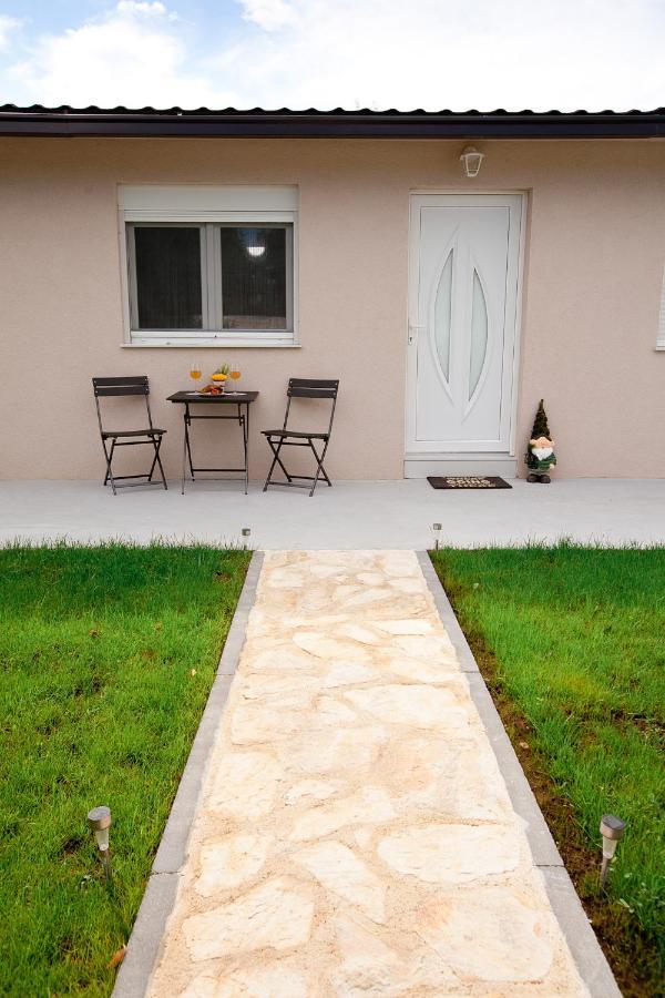 Studio Apartments Tara Zadar Ngoại thất bức ảnh